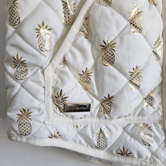 Simply Southern White & Gold Pineapple Quilted Sleeveless Puffer Vest Size Small - Picture 7 of 16